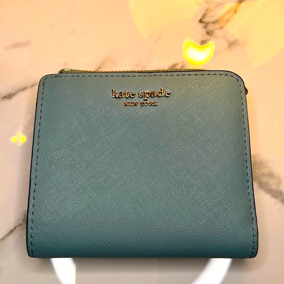 Kate Spade Wallet Baby Blue - Picture 1 of 7